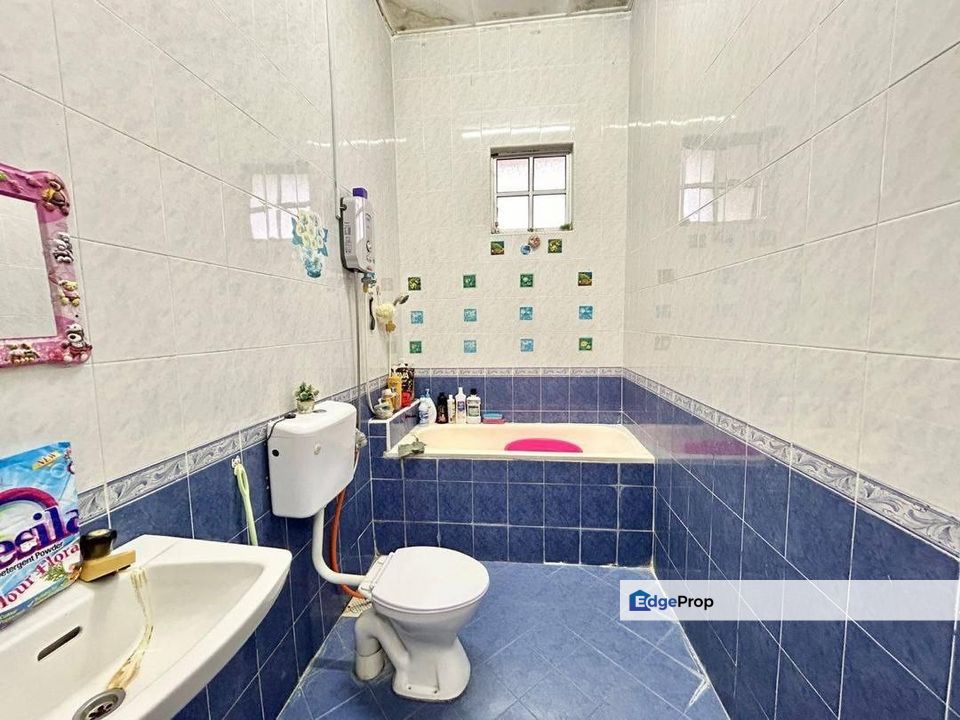 Freehold full loan double storey landed house at pulai utama skudai, Johor, Skudai