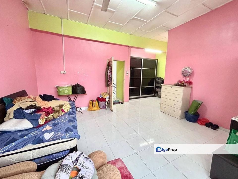 Freehold full loan double storey landed house at pulai utama skudai, Johor, Skudai