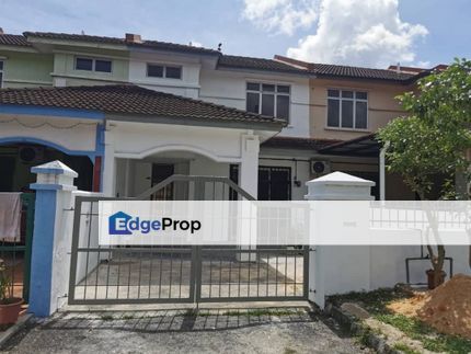 Freehold double storey landed house at taman sri putri kulai, Johor, Kulai