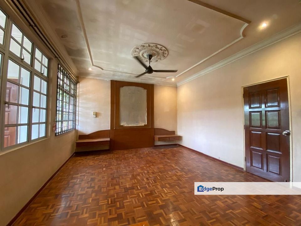 Freehold double storey semi d renovated at taman perling iskandar puteri, Johor, Johor Bahru