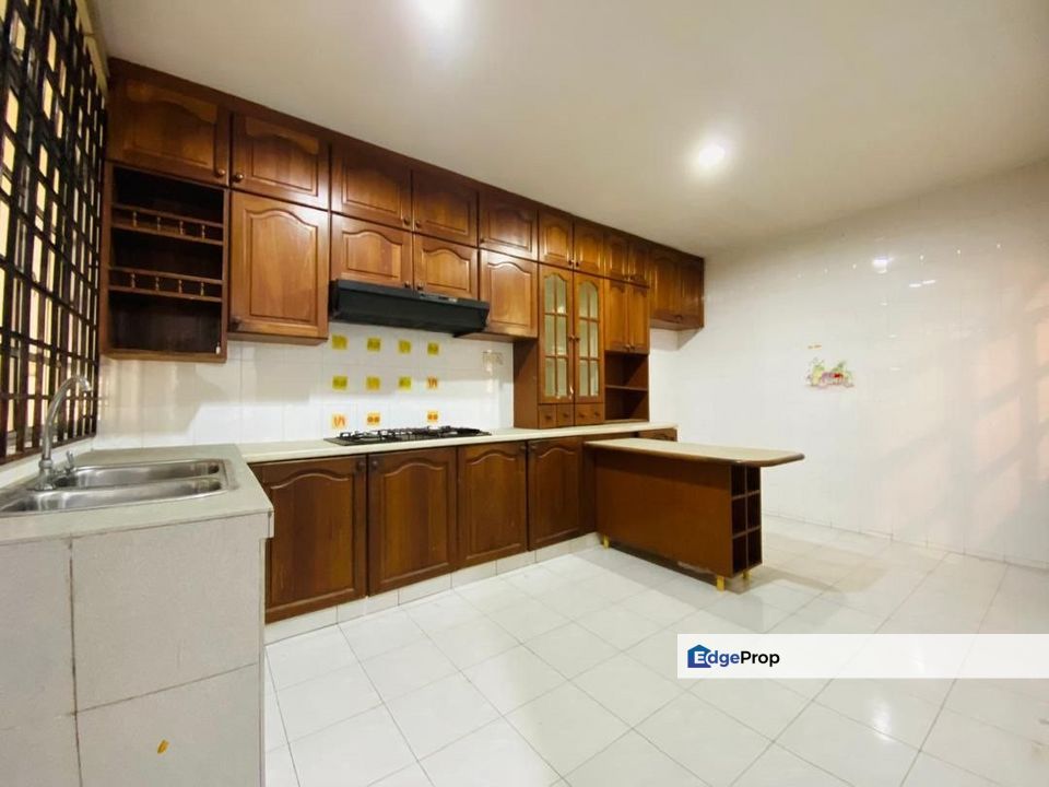 Freehold double storey semi d renovated at taman perling iskandar puteri, Johor, Johor Bahru