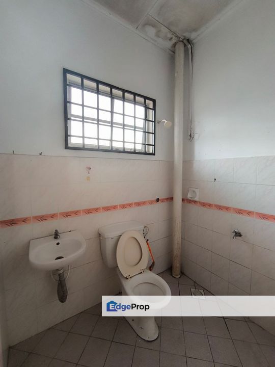 Freehold full loan double storey landed house in taman sri pulai perdana skudai, Johor, Skudai