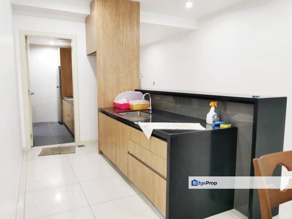 Fully furniture 4 room service apartment at impiana east ledang iskandar puteri, Johor, East Ledang