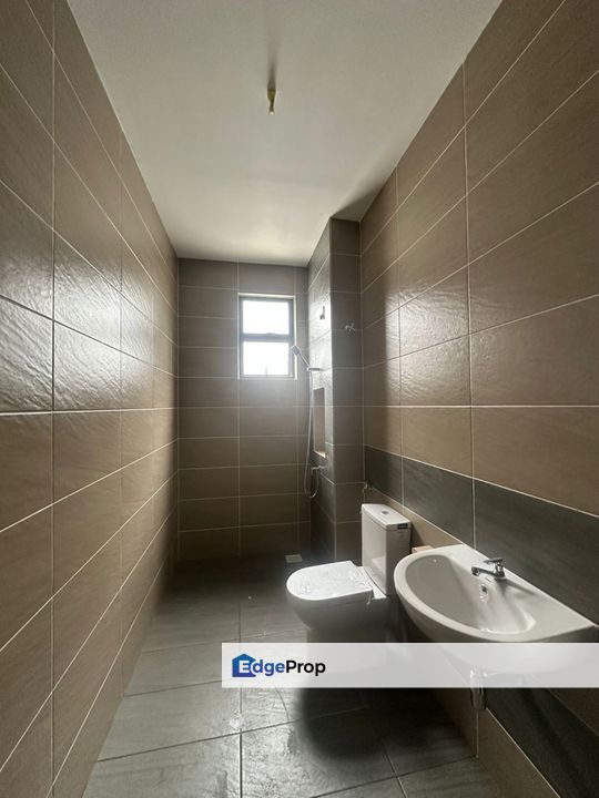 New freehold double storey cluster house at taman lagenda putra kulai, Johor, Kulai