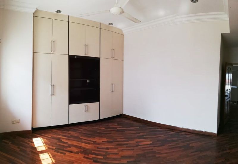 Bandar Tun Hussein Onn