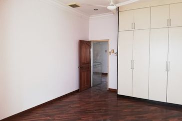 Bandar Tun Hussein Onn