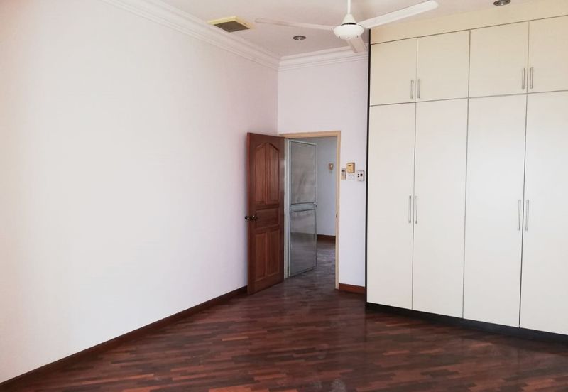 Bandar Tun Hussein Onn