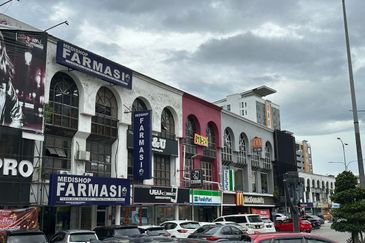 Kajang Town, Tenanted, Jalan Tun Abdul Aziz