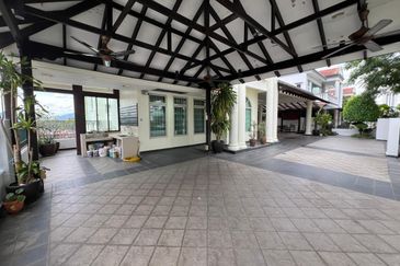 Jalan Puncak Perdana 