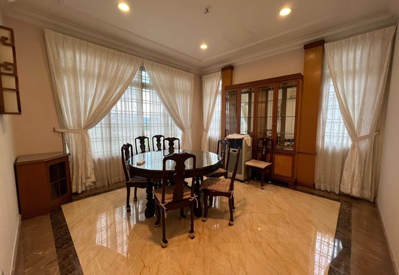 Jalan Puncak Perdana 