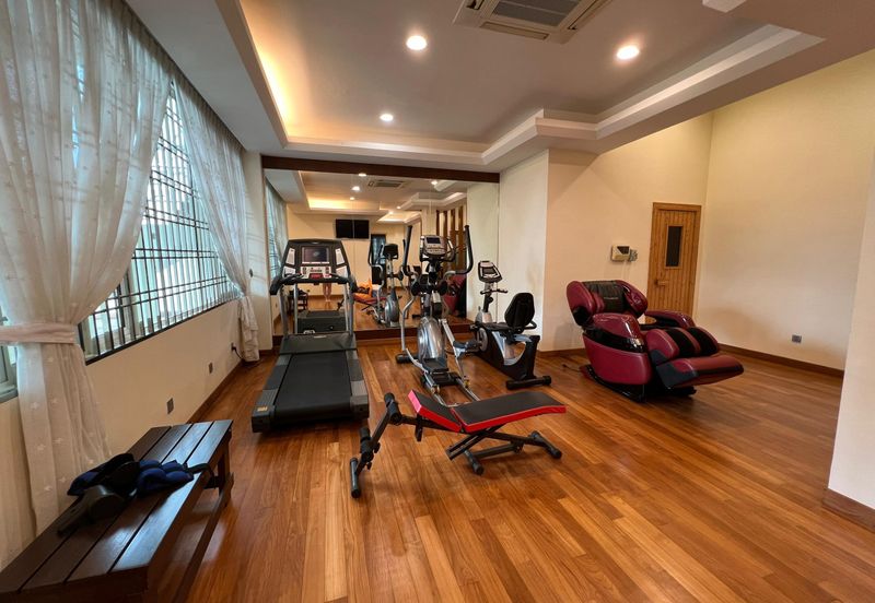 Jalan Puncak Perdana 