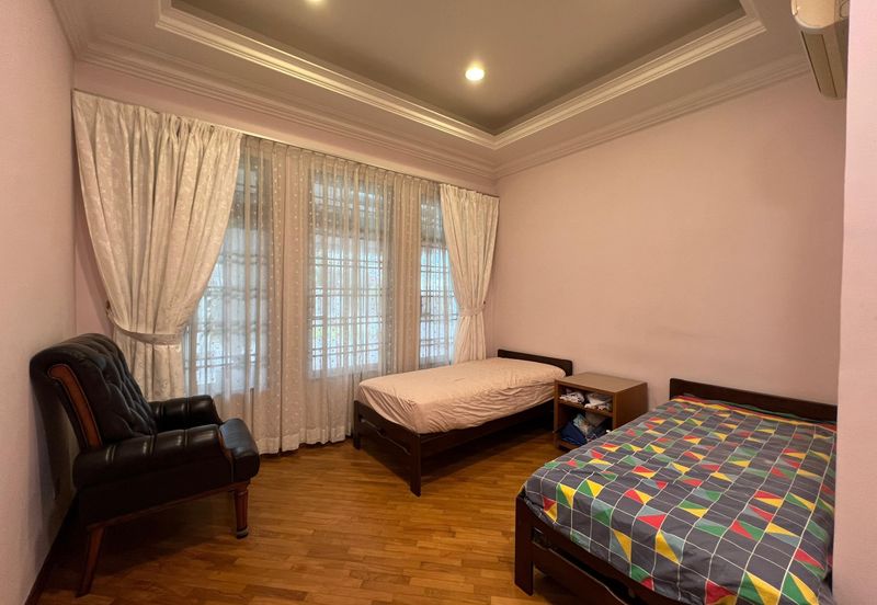 Jalan Puncak Perdana 