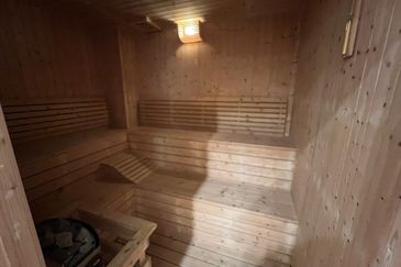 Jalan Puncak Perdana 