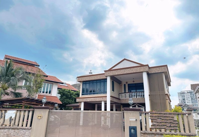 Jalan Suasana, Bandar Tun Hussein Onn