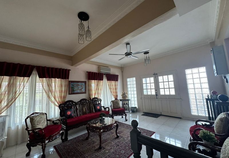 Jalan Suasana, Bandar Tun Hussein Onn