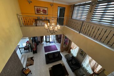 Jalan Suasana, Bandar Tun Hussein Onn