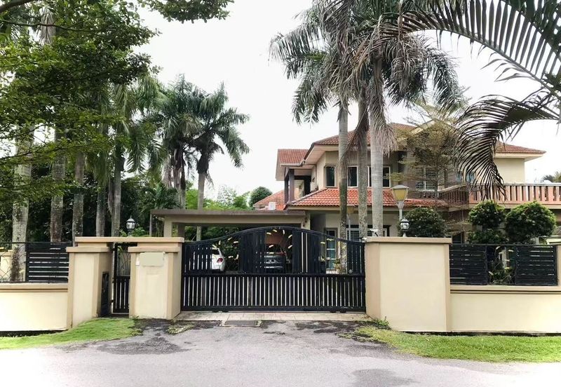 Taman Desa Meringin, Country Height Kajang