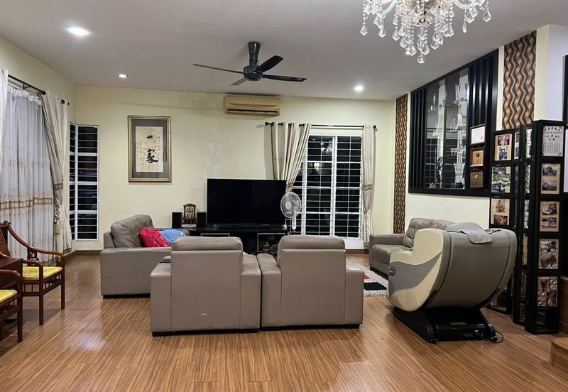 Taman Desa Meringin, Country Height Kajang