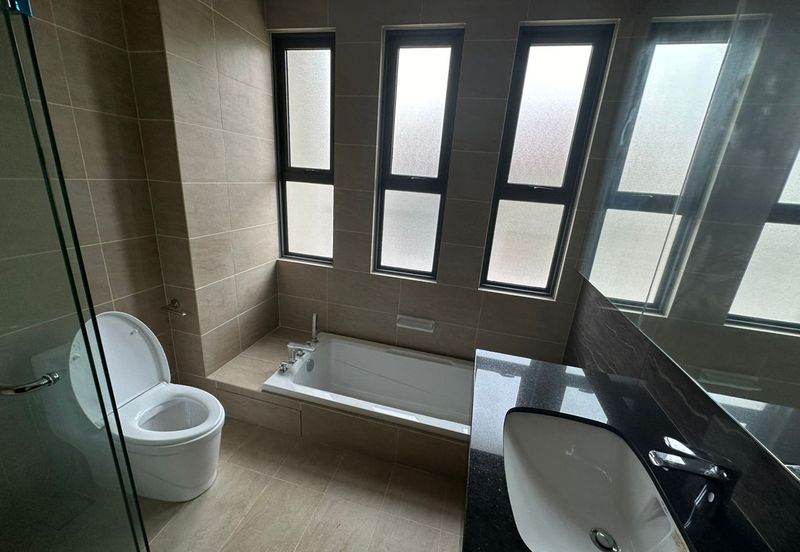 Tiara Hills, Taman Taynton View