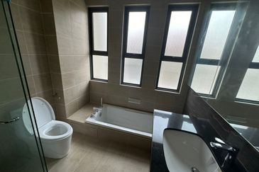 Tiara Hills, Taman Taynton View