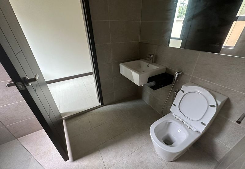 Tiara Hills, Taman Taynton View