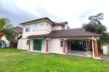 Jalan Suasana, Bandar Tun Hussein Onn