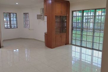 Jalan Suasana, Bandar Tun Hussein Onn