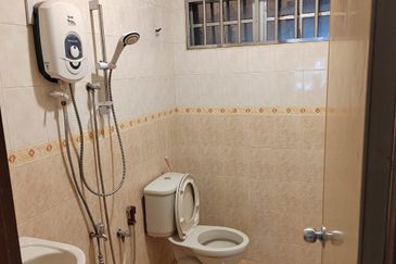 Jalan Suasana, Bandar Tun Hussein Onn