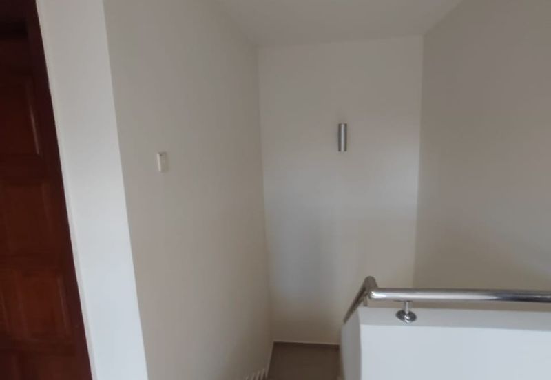 Jalan Suasana, Bandar Tun Hussein Onn