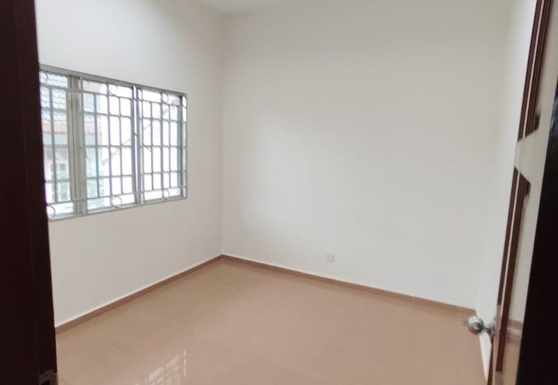 Jalan Suasana, Bandar Tun Hussein Onn