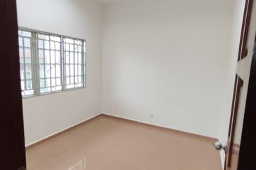 Jalan Suasana, Bandar Tun Hussein Onn