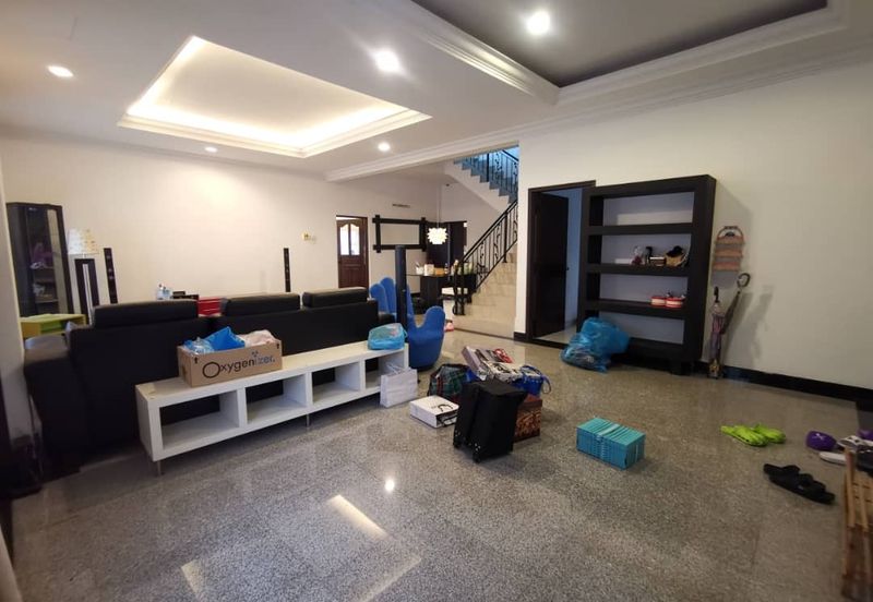 Jalan Puncak Perdana 