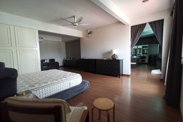 Jalan Puncak Perdana 