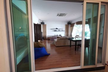 Jalan Puncak Perdana 