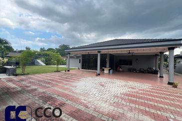 Jalan Raja Dihilir, Ipoh - FREEHOLD Super Spacious 1-Storey Bungalow House (For Sale)