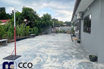 Jalan Raja Dihilir, Ipoh - FREEHOLD Super Spacious 1-Storey Bungalow House (For Sale)