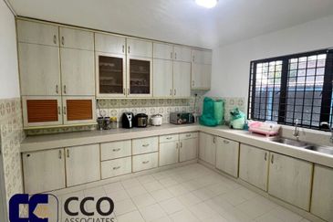 Jalan Raja Dihilir, Ipoh - FREEHOLD Super Spacious 1-Storey Bungalow House (For Sale)