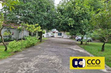 Manorama Garden Fair Park, Ipoh - FREEHOLD Well Maintained 1-Storey Bungalow House with Spacious Land  (For Sale)