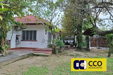 Manorama Garden Fair Park, Ipoh - FREEHOLD Well Maintained 1-Storey Bungalow House with Spacious Land  (For Sale)