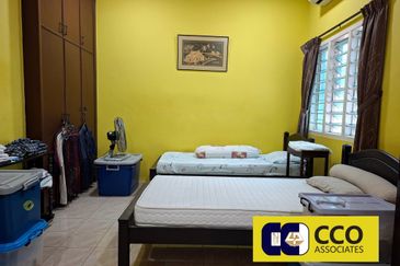 Manorama Garden Fair Park, Ipoh - FREEHOLD Well Maintained 1-Storey Bungalow House with Spacious Land  (For Sale)
