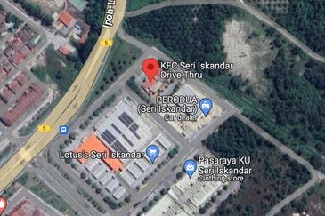 Central Location Commercial Land with Anchor Tenant at Seri Iskandar, Perak (For Sale)