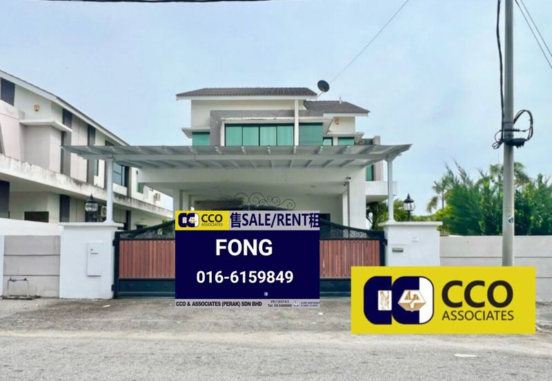 Panorama Lapangan Akasia @ Botani