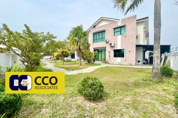 Panorama Lapangan Akasia @ Botani