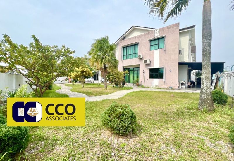 Panorama Lapangan Akasia @ Botani