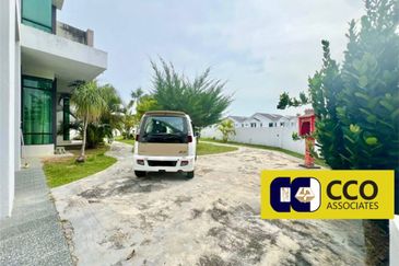 Panorama Lapangan Akasia @ Botani