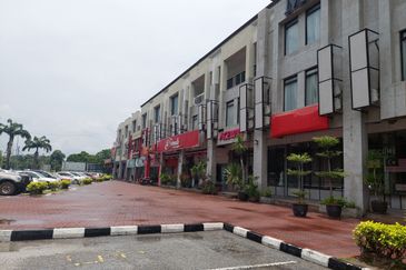 Symphony Business Park, Ipoh - Very Spacious Ground Floor Shop (FOR RENT)
