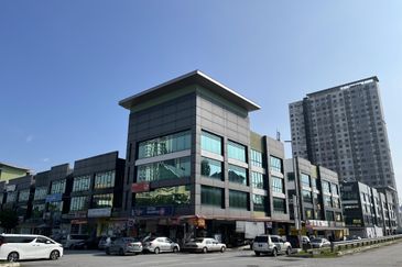 La Thea Residences @ 16 Sierra