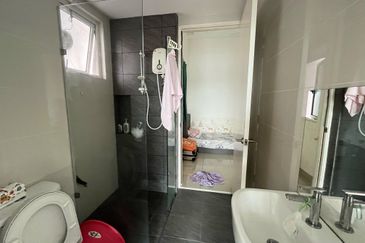 La Thea Residences @ 16 Sierra