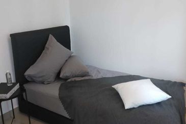 La Thea Residences @ 16 Sierra