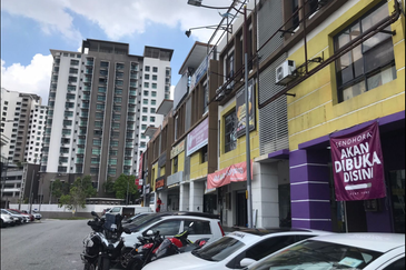 Bandar Tun Hussein Onn